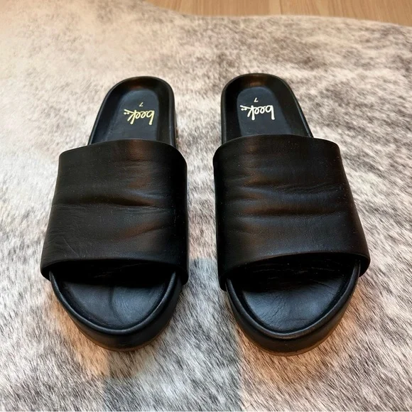 beek PELICAN Leather Slide Sandals - Picture 7 of 8